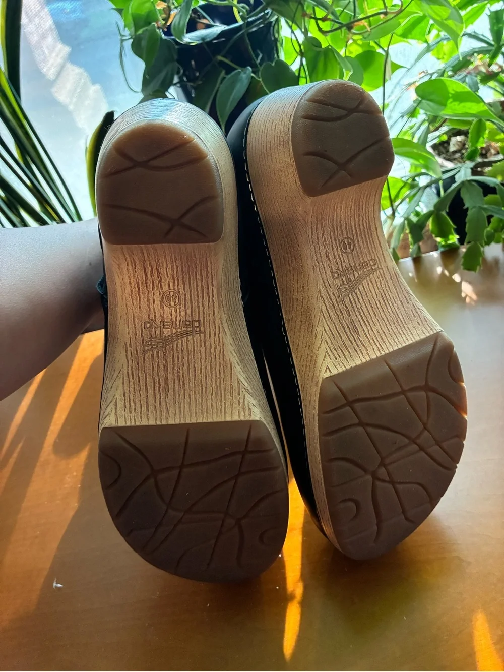 Dansko sleek black
